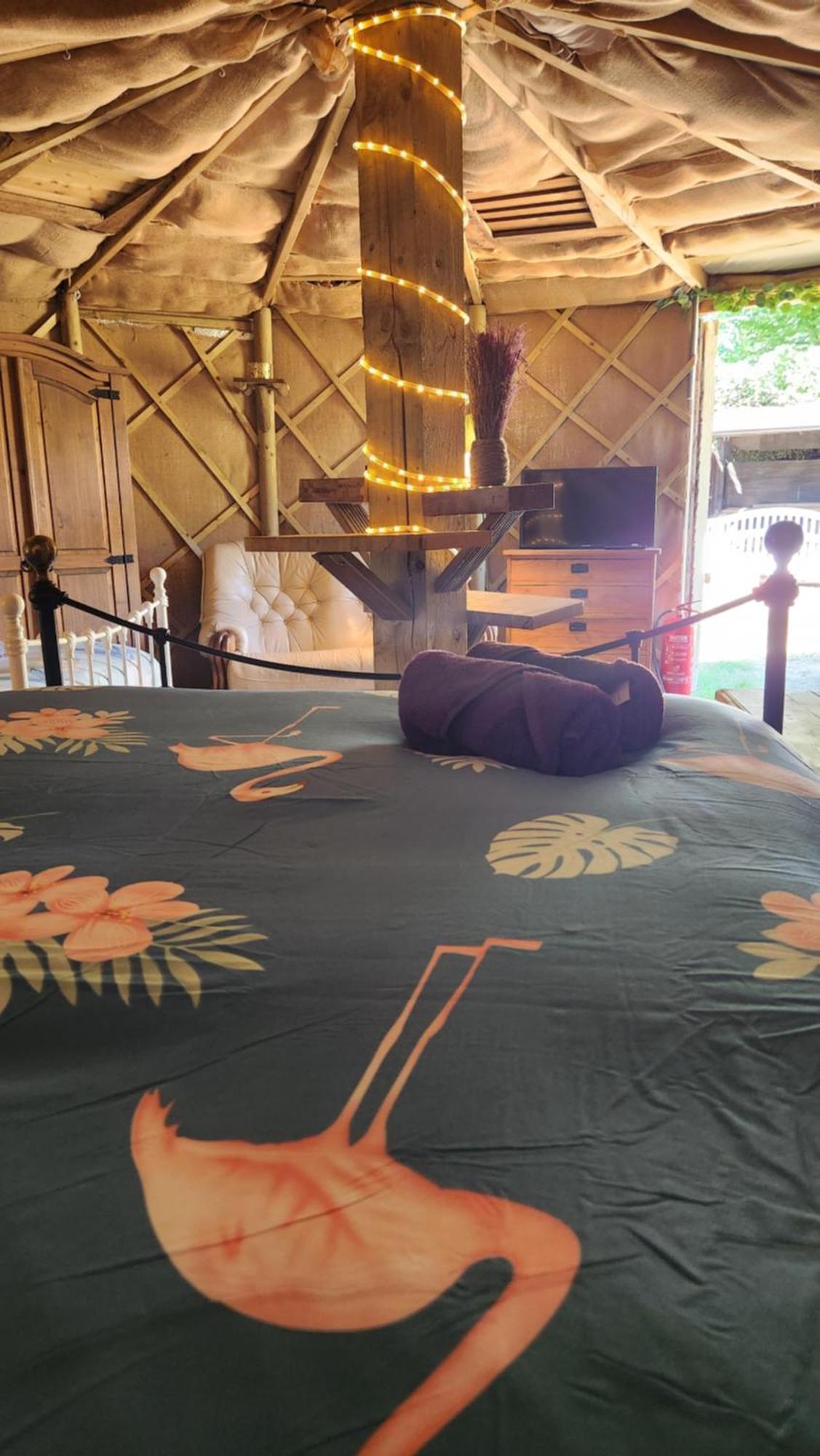 Vigo Retreat Boat Yurt Bed and Breakfast Wrotham Exterior foto